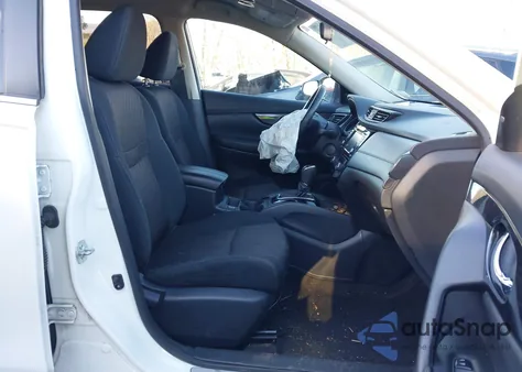 2018 Nissan Rogue Sv z USA, uszkodzony, nr VIN 5N1AT2MV8JC752358